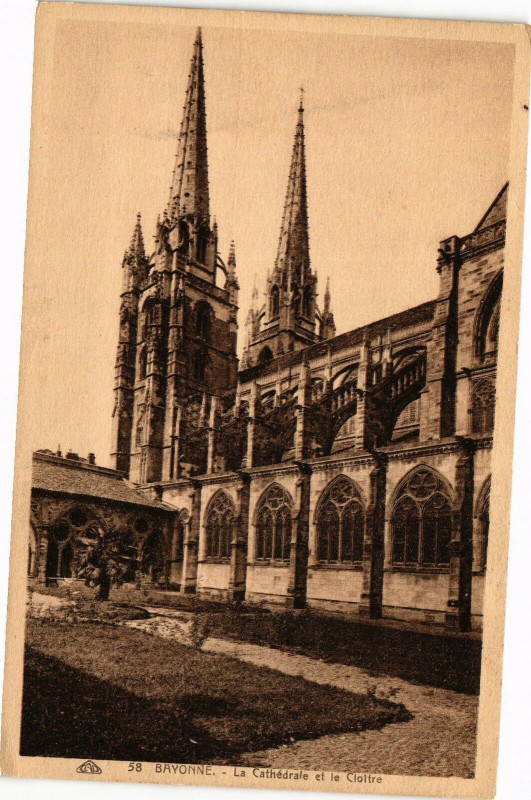 Carte postale ancienne Bayonne - La Cathedrale et le Cloitre à Bayonne