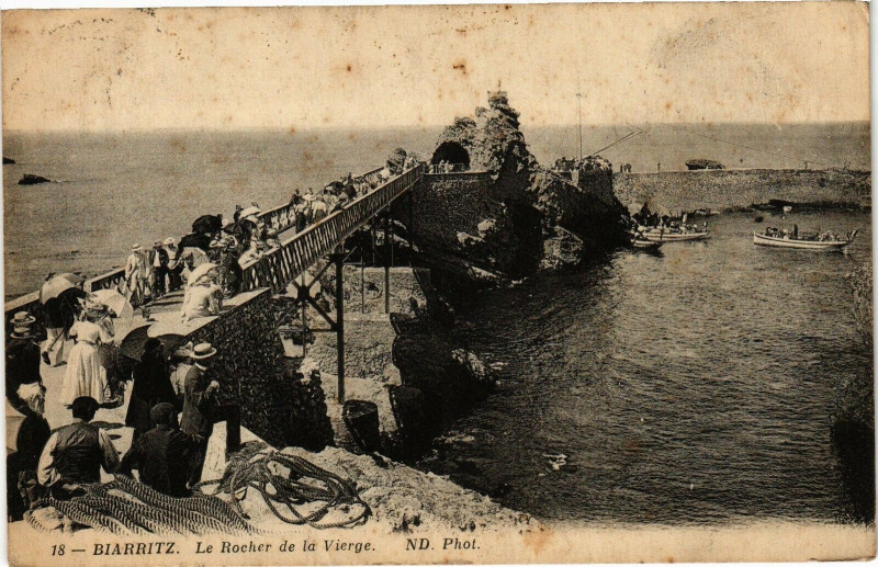 Carte postale ancienne Biarritz - La Rocher de la Vierge à Biarritz