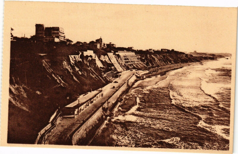 Carte postale ancienne Biarritz - La Cote des Basques à Biarritz