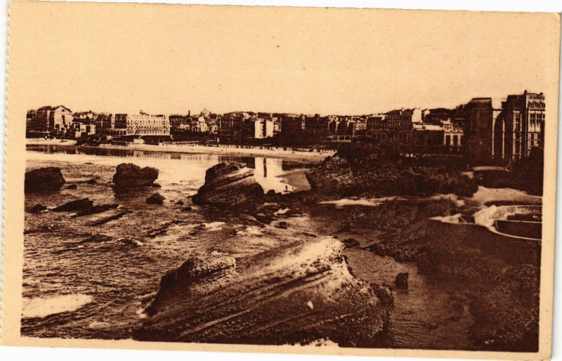 Carte postale ancienne Biarritz - Vue générale de la Plage à Biarritz