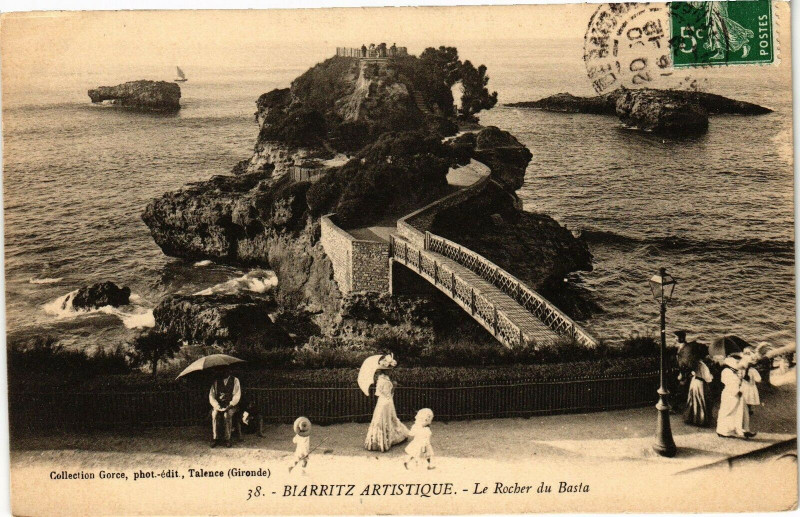 Carte postale ancienne Biarritz - Le Rocher du Basta à Biarritz