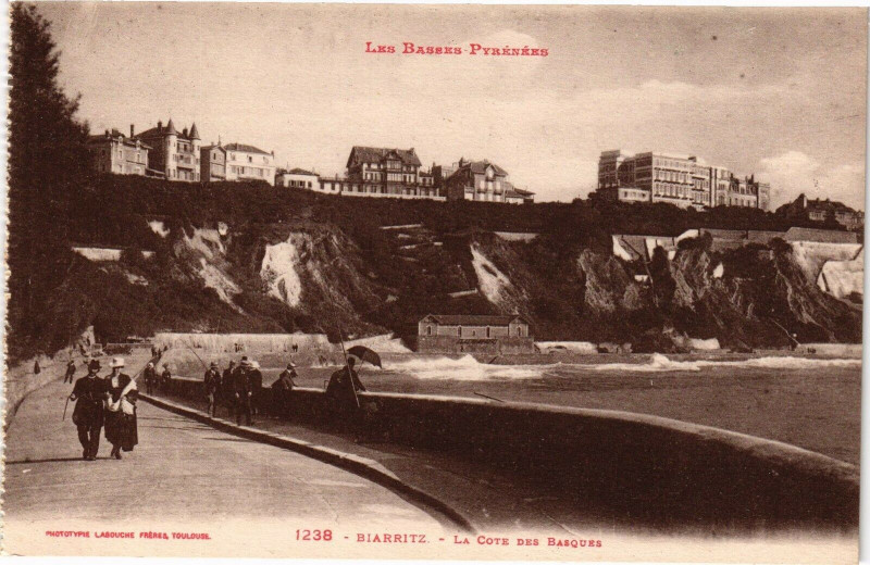 Carte postale ancienne Biarritz - La Cote des Basques à Biarritz