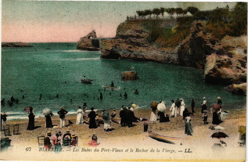 Carte postale ancienne Biarritz-les-Bains du Port Vieux et le Rocher de la Vierge à Biarritz