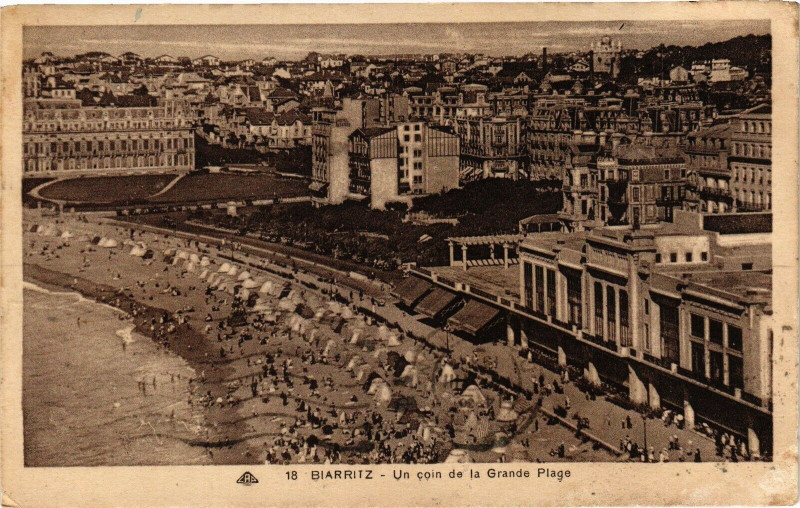 Carte postale ancienne Biarritz - Un coin de la Grande Plage à Biarritz