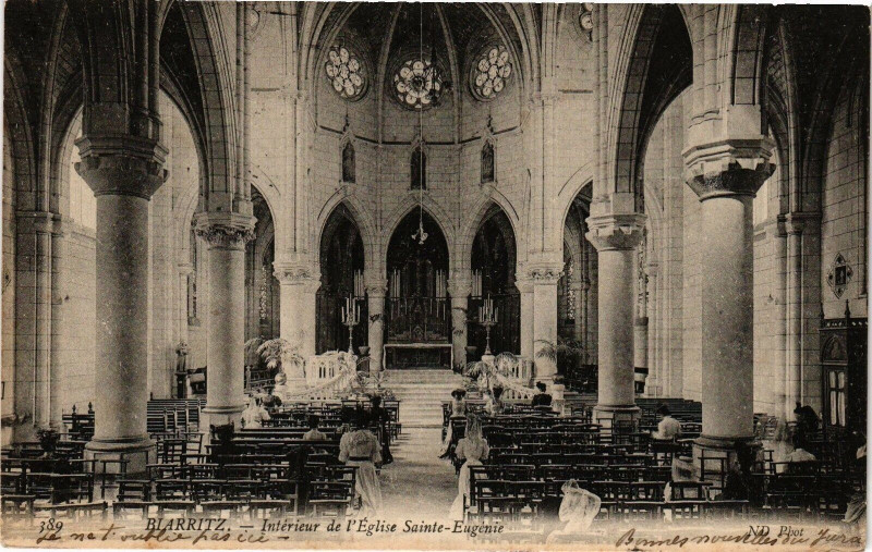 Carte postale ancienne Biarritz - Interieur de l'Eglise Sainte-Eugenie à Biarritz