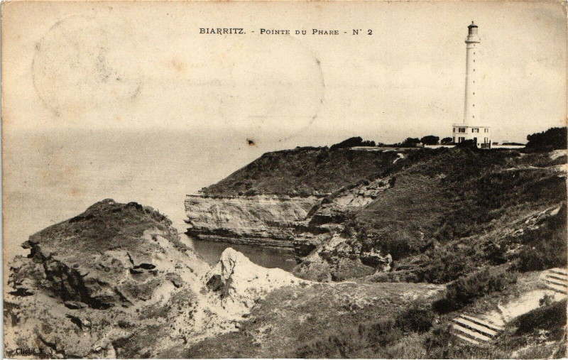 Carte postale ancienne Biarritz - Pointe du Phare à Biarritz