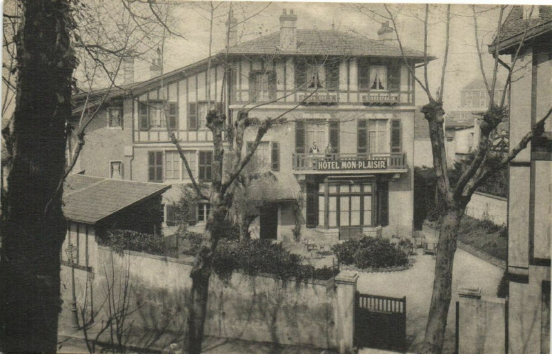 Carte postale ancienne Pension de Famille Cuisine bourgeoise Comfort Moderna prix.....