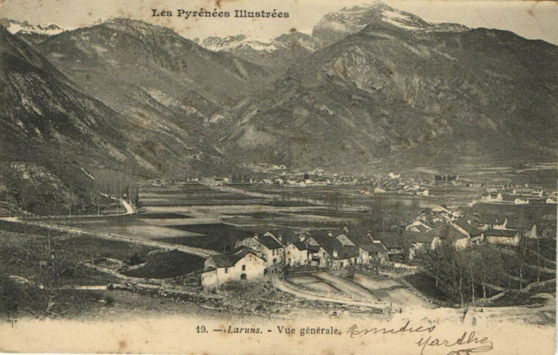 Carte postale ancienne Les Pyrenées Illustrées - Laruns Vue générale à Laruns