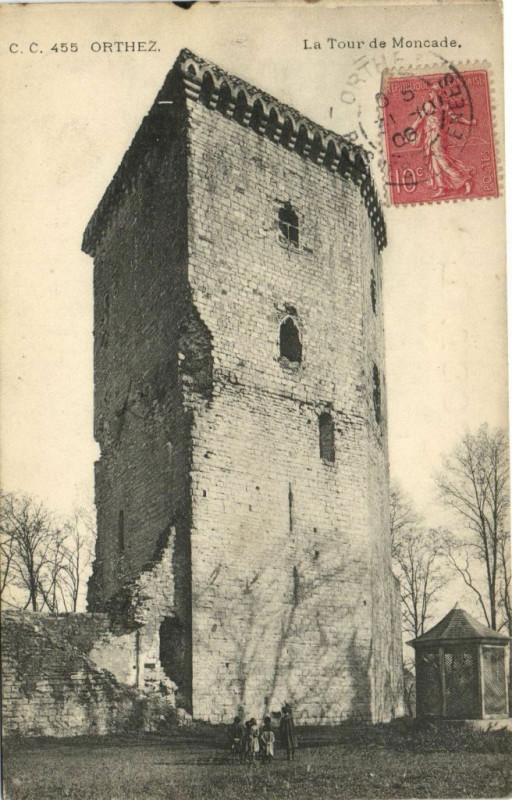 Carte postale ancienne Orthez - La Tour de Moncade à Orthez