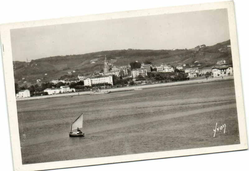 Carte postale ancienne Cote Basque Hendaye - Fontarable et la Bidassoa à Hendaye