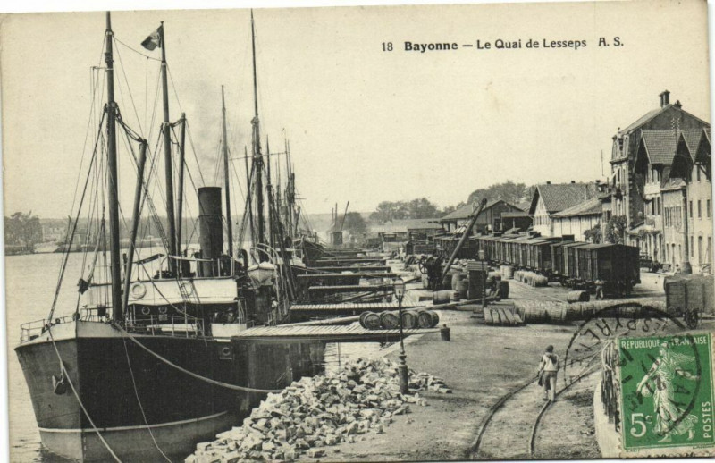 Carte postale ancienne Bayonne - Le Quai de Lesseps à Bayonne