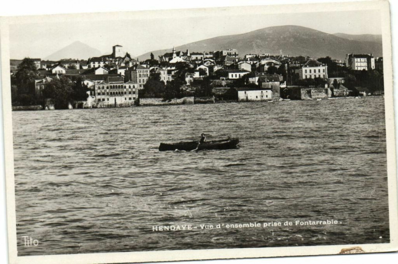 Carte postale ancienne Hendaye Vue d'ansemble prise de Fontarrable à Hendaye