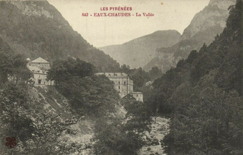 Carte postale ancienne Les Pyrenées - Eaux-Chaudes - La Vallée à Lée