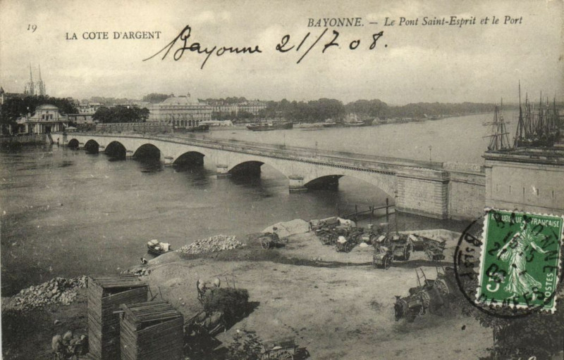 Carte postale ancienne Bayonne - Le Pont Saint-Esprit et le Port La Cote d'Argent à Bayonne