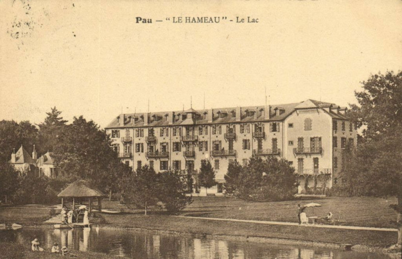 Carte postale ancienne Pau Le Hameau - Le Lac à Pau