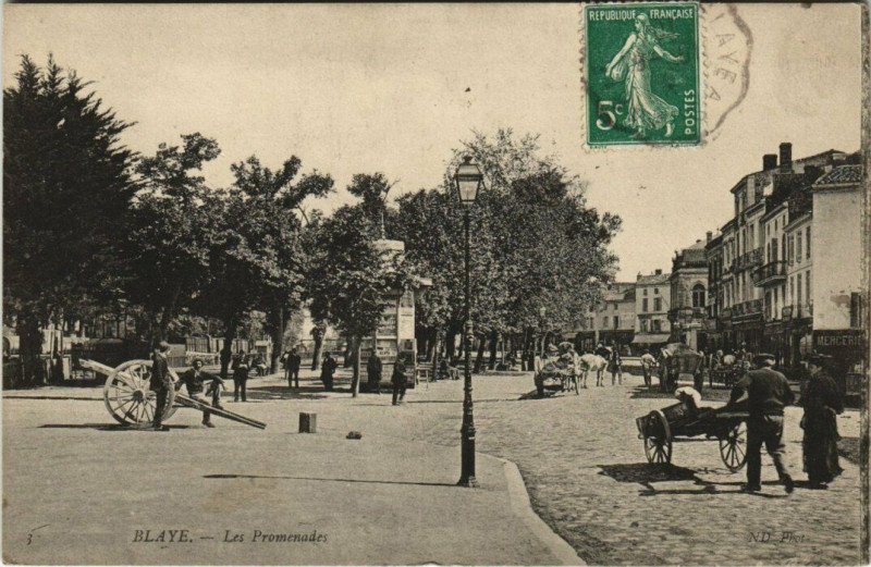 Carte postale ancienne Blaye - Les Promenades à Blaye
