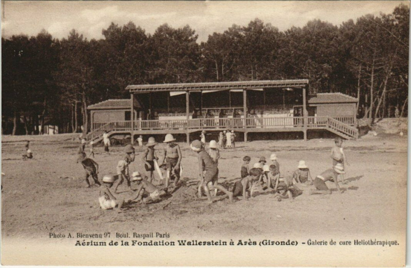 Carte postale ancienne Aérium Fondation Wallerstein - Aérium d'Ares - Galerie de cure