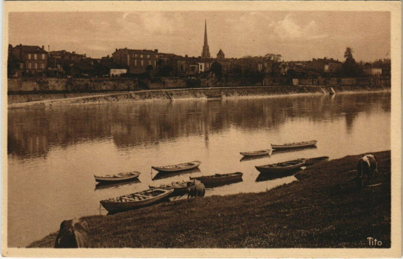 Carte postale ancienne Vallée de la Dordogne - Sainte-Foy-la-Grande - Vue sur Terrasses à Sainte-Foy-la-Grande