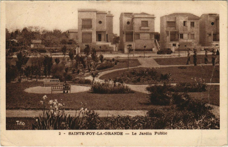 Carte postale ancienne Sainte-Foy-la-Grande - Le Jardin Public à Sainte-Foy-la-Grande