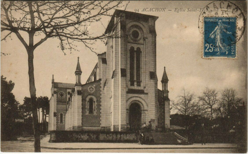 Carte postale ancienne Arcachon - Eglise Saint-Férdinand à Arcachon