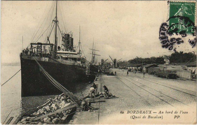 Carte postale ancienne Bordeaux - Au Bord de l'eau à Bordeaux