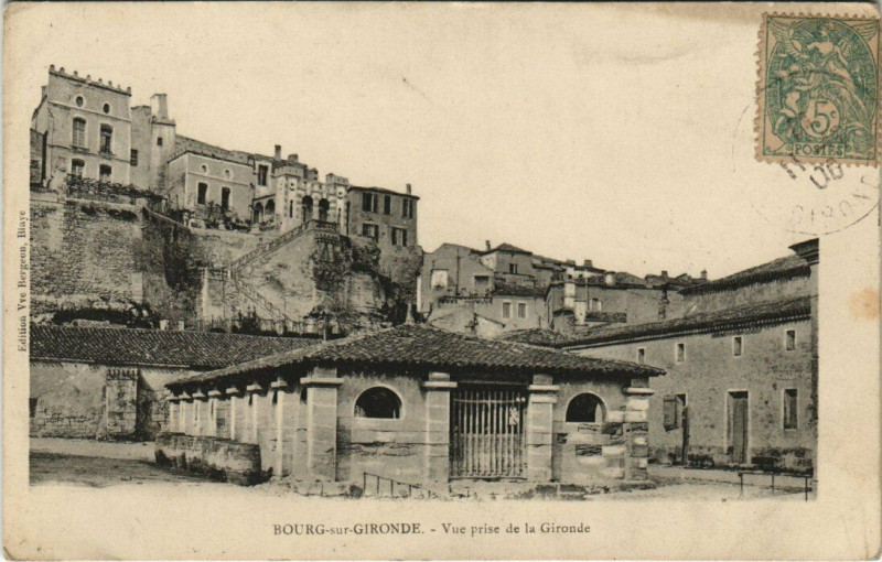 Carte postale ancienne Bourg-sur-Gironde - Vue prise de la Gironde à Bourg