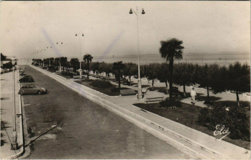 Carte postale ancienne Arcachon - La nouveau Boulevard-Promenade à Arcachon