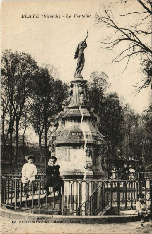 Carte postale ancienne Blaye - La Fontaine à Blaye