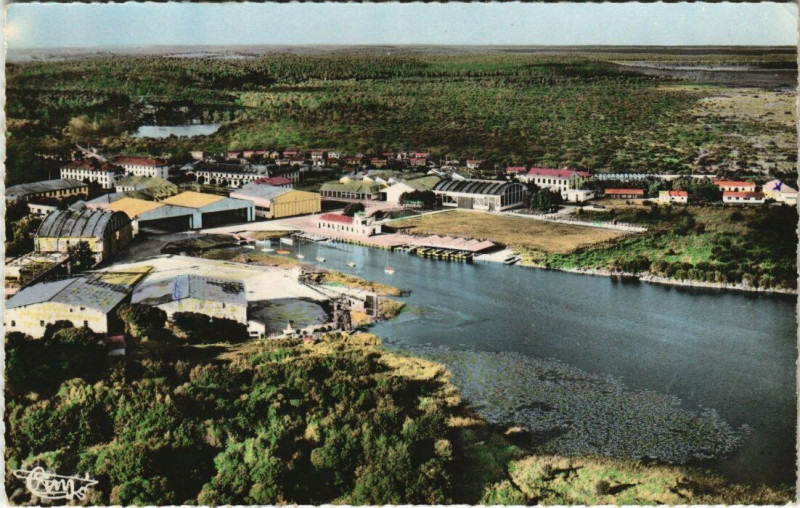 Carte postale ancienne Hourtin - Vue panoramique à Hourtin