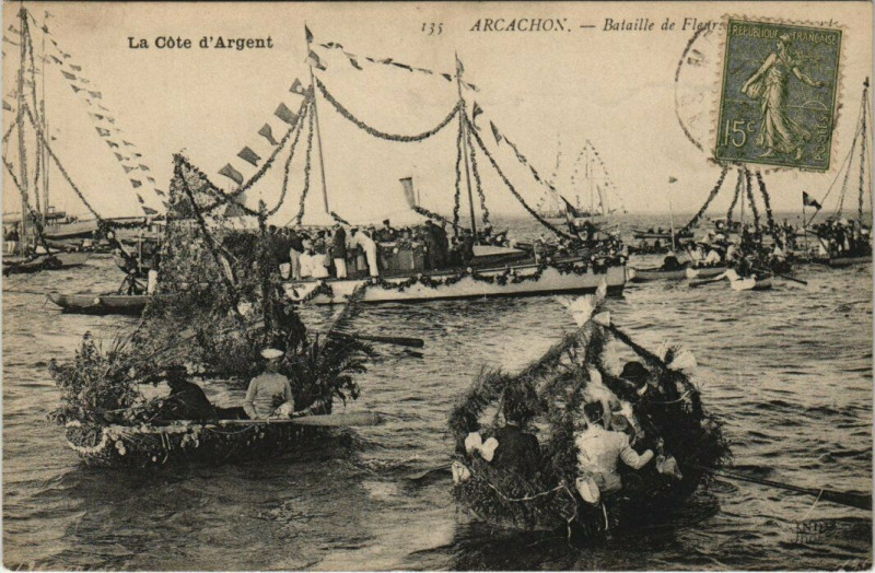 Carte postale ancienne Arcachon - Bataille de Fleurs à Arcachon