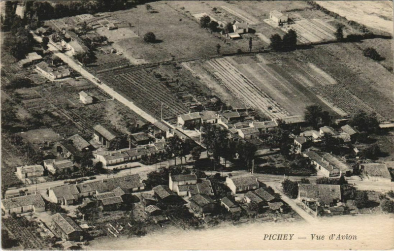 Carte postale ancienne Pichey-Vue d'Avion