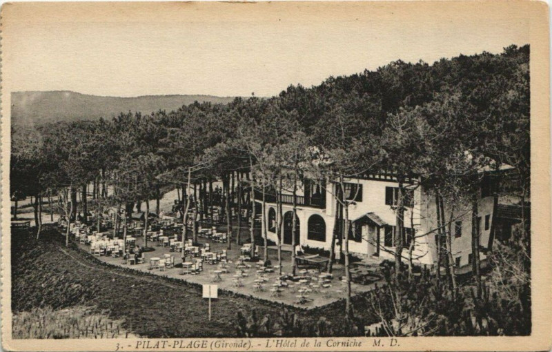 Carte postale ancienne Pilat Plage-L'Hotel de la Corniche