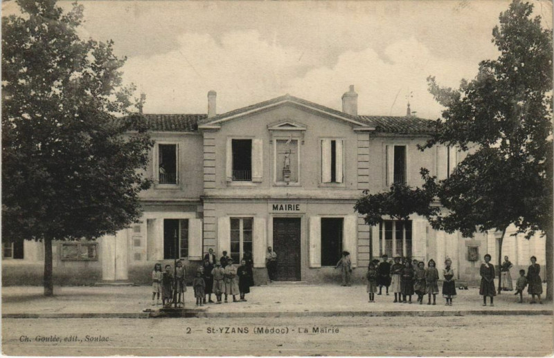 Carte postale ancienne Saint-Yzans-La Mairie