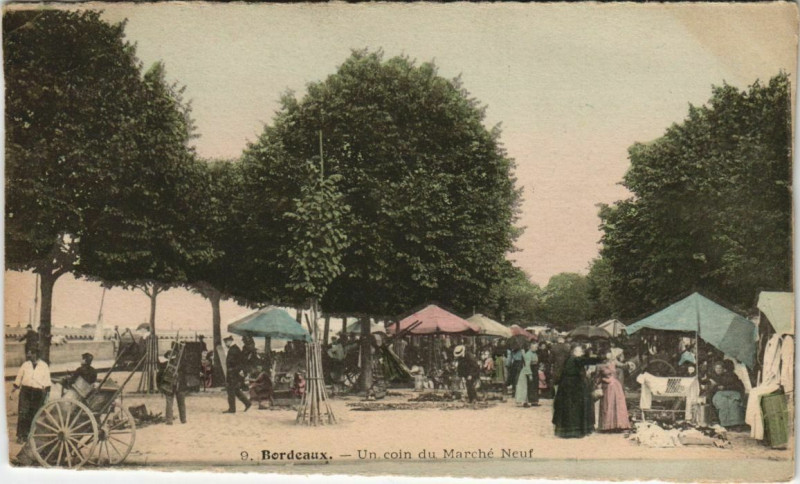 Carte postale ancienne Bordeaux-un coin du Marché Neuf à Bordeaux