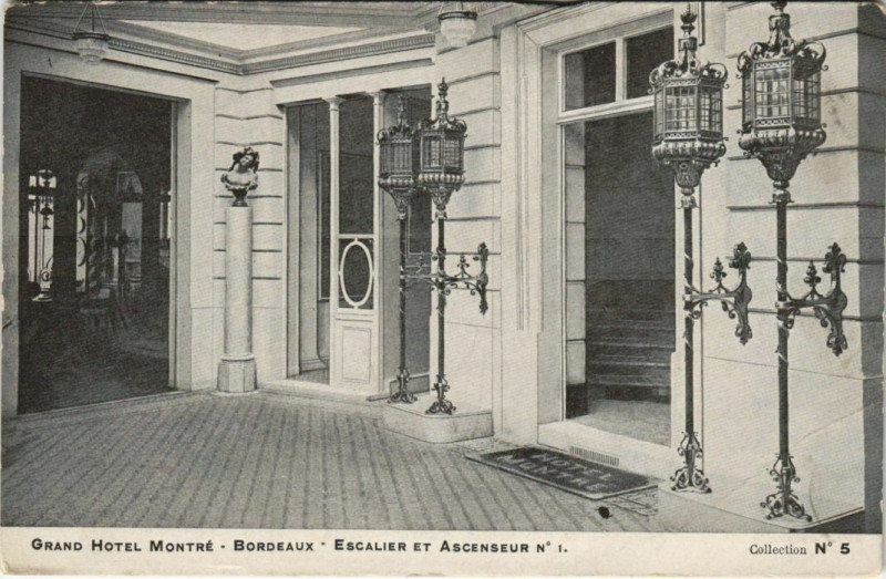 Carte postale ancienne Bordeaux-Grand Hotel Montré-Escalier et Ascenseur à Bordeaux