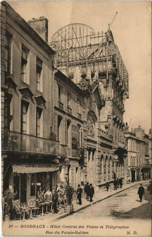 Carte postale ancienne Bordeaux Hotel Central des Portes et Telegraphes à Bordeaux