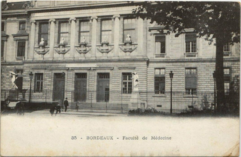 Carte postale ancienne Bordeaux-Faculté de Médecine à Bordeaux