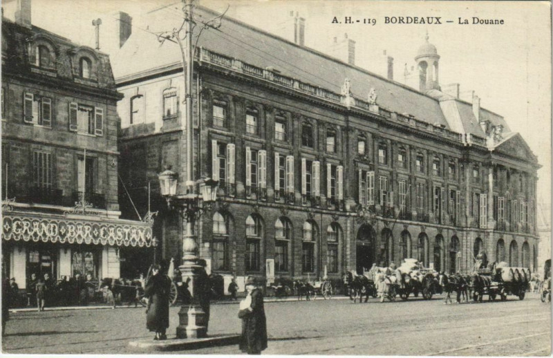 Carte postale ancienne Bordeaux-La Douane à Bordeaux