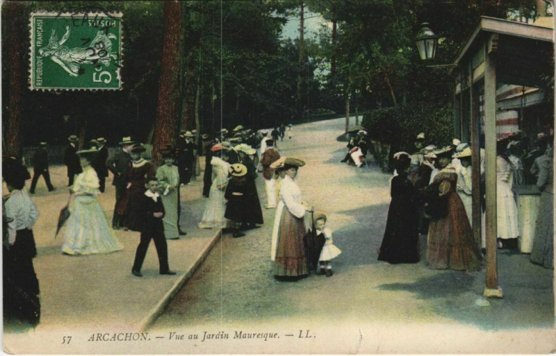 Carte postale ancienne Arcachon-Vue au Jardin Mauresque à Arcachon