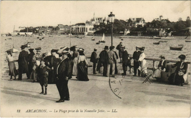 Carte postale ancienne Arcachon-La Plage prise de la Nouvelle Jetée à Arcachon