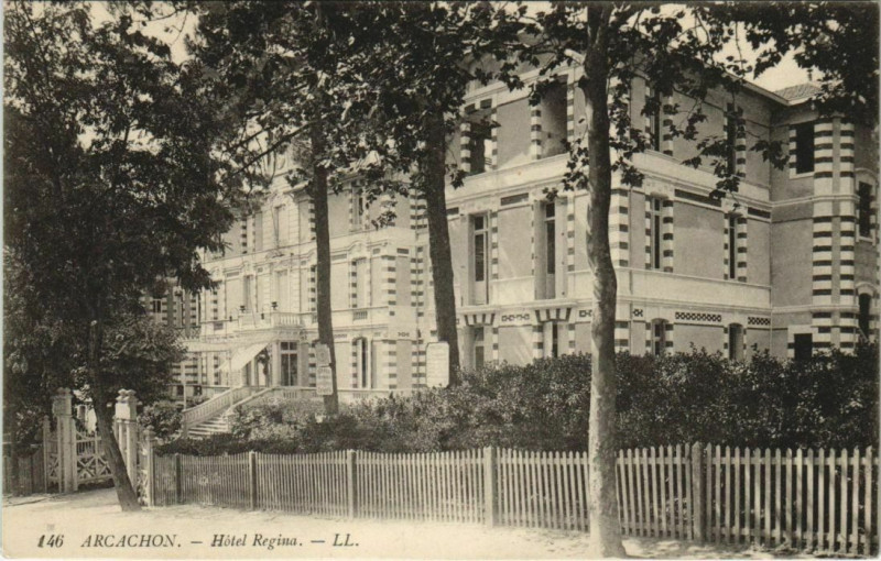 Carte postale ancienne Arcachon-Hotel Regina à Arcachon
