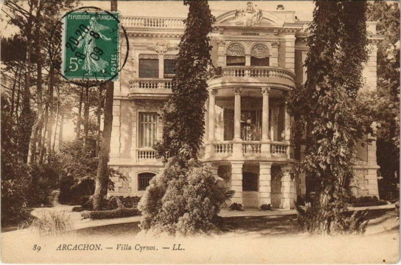 Carte postale ancienne Arcachon-Villa Cyrnos à Arcachon