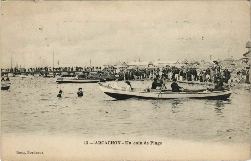 Carte postale ancienne Arcachon-un coin de Plage à Arcachon