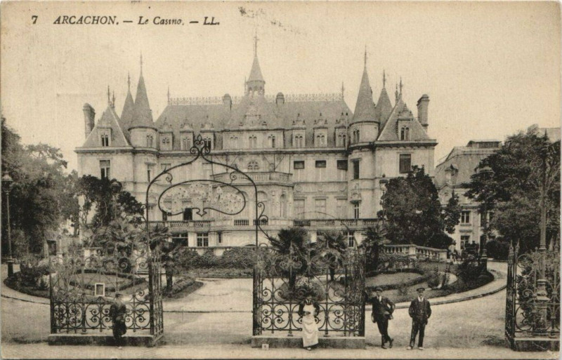 Carte postale ancienne Arcachon-Le Casino à Arcachon