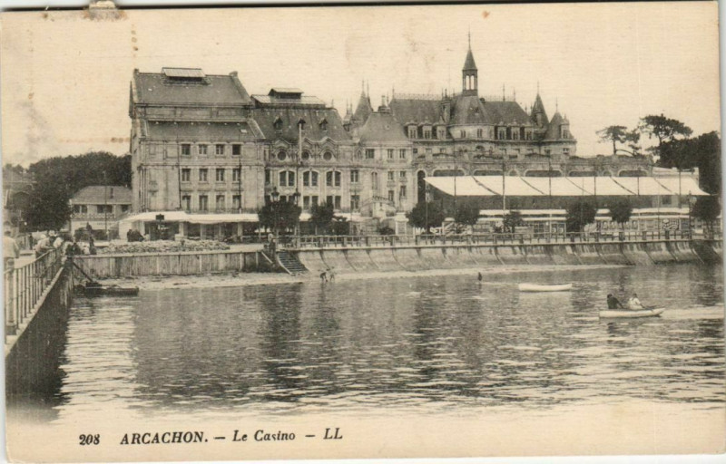 Carte postale ancienne Arcachon-Le Casino à Arcachon