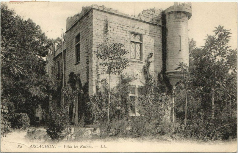 Carte postale ancienne Arcachon-Villa les Ruines à Arcachon