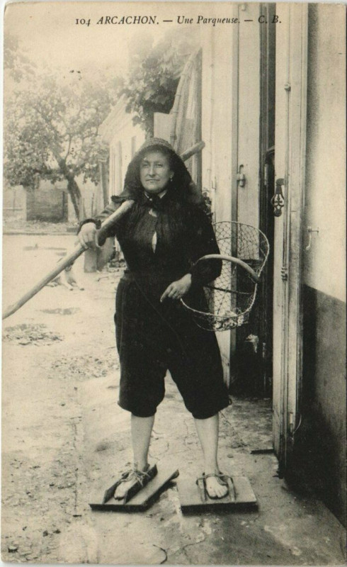 Carte postale ancienne Arcachon-une Parqueuse à Arcachon