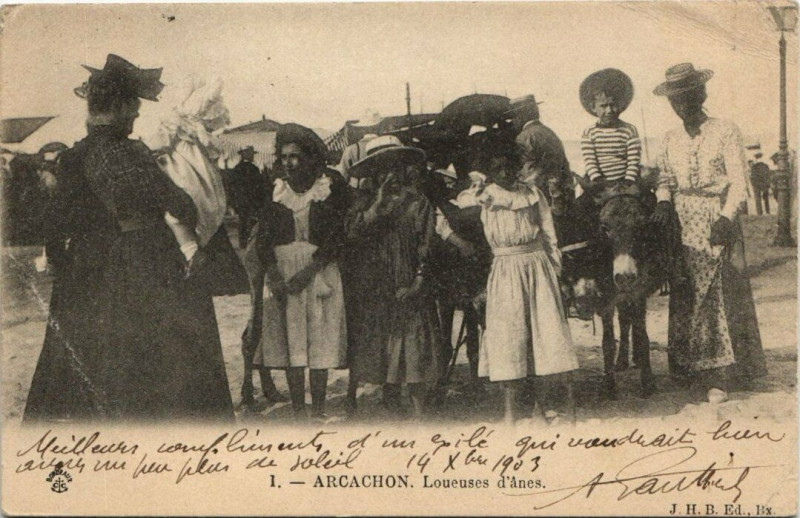 Carte postale ancienne Arcachon-Loueuses d'anes à Arcachon