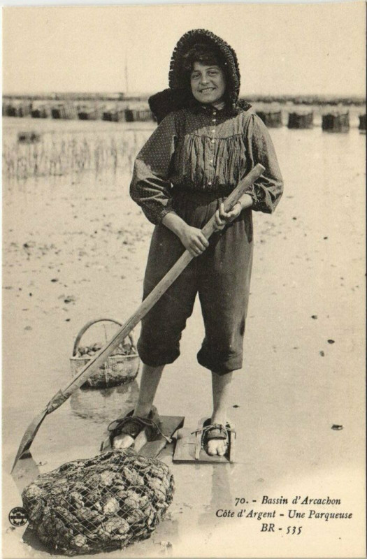 Carte postale ancienne Bassin d'Arcachon-Une Parqueuse à Arcachon