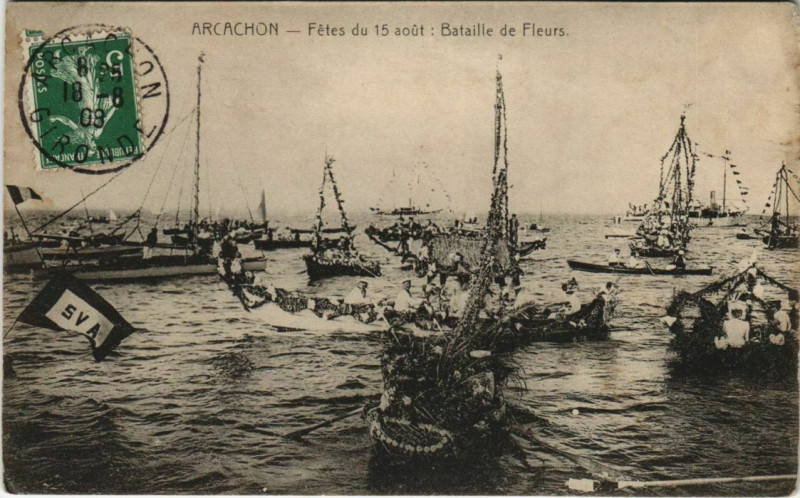 Carte postale ancienne Arcachon-Fetes du 15 aout Bataille de Fleurs à Arcachon